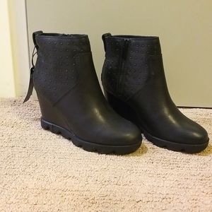 Black Sorrel wedge booties